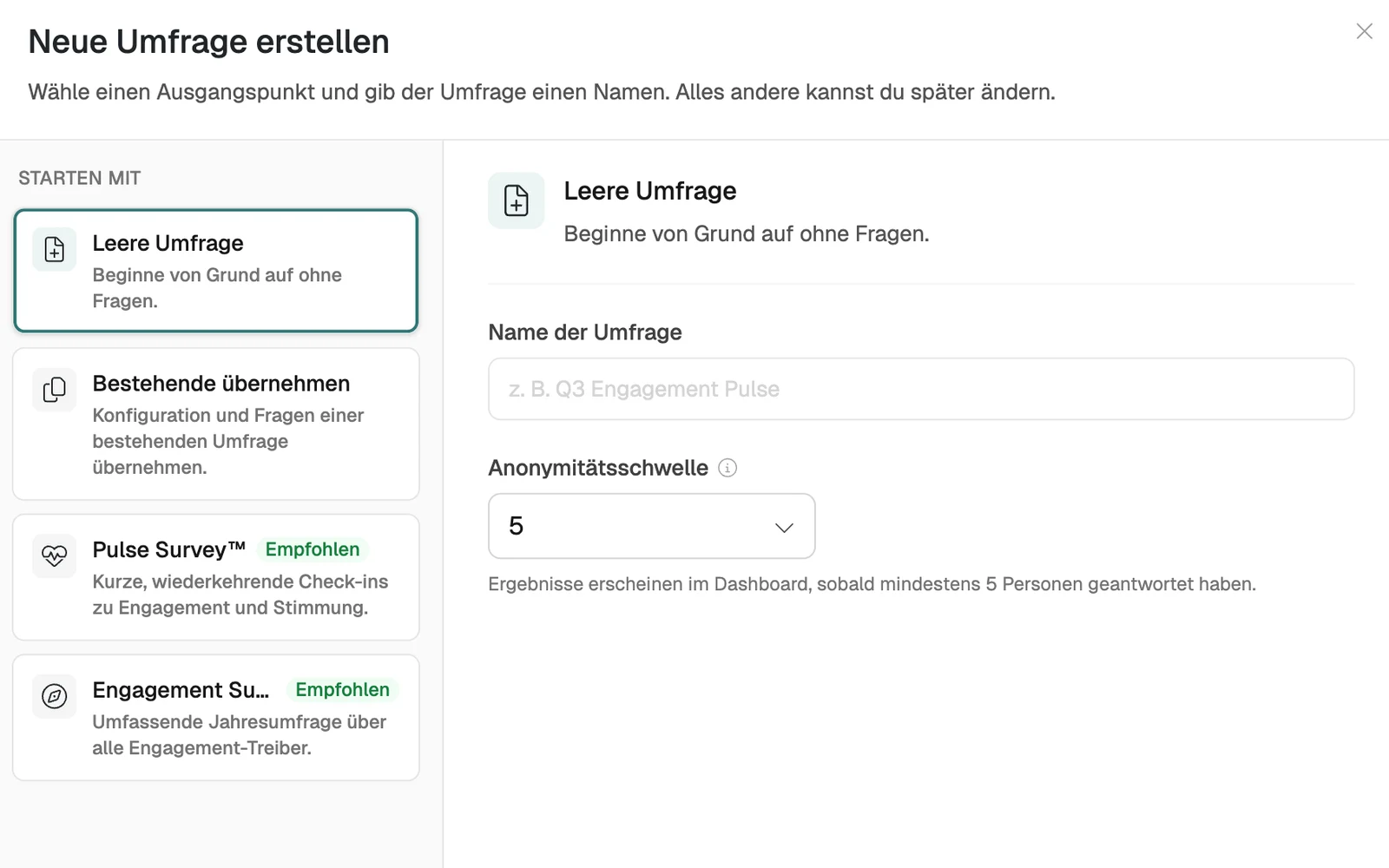Dialog "Neue Umfrage erstellen" mit ausgewählter leerer Umfrage, Namensfeld und Anonymitätsschwelle
